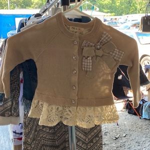 Girl’s Tan / Cream Colored Sweater Top Size 2T